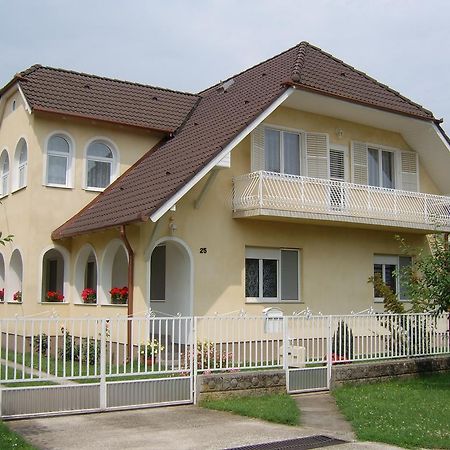 Susanne Apartman Balatonboglár Zimmer foto