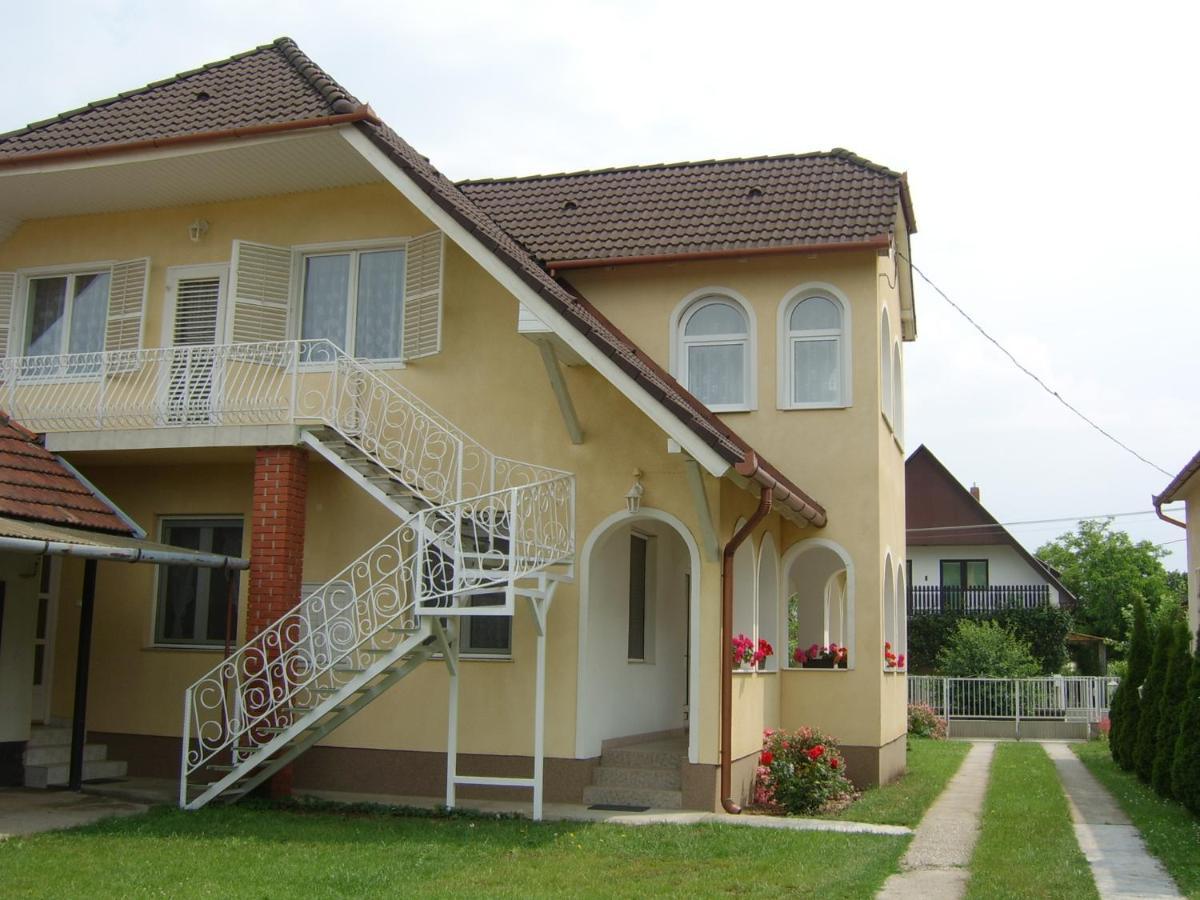 Susanne Apartman Balatonboglár Exterior foto