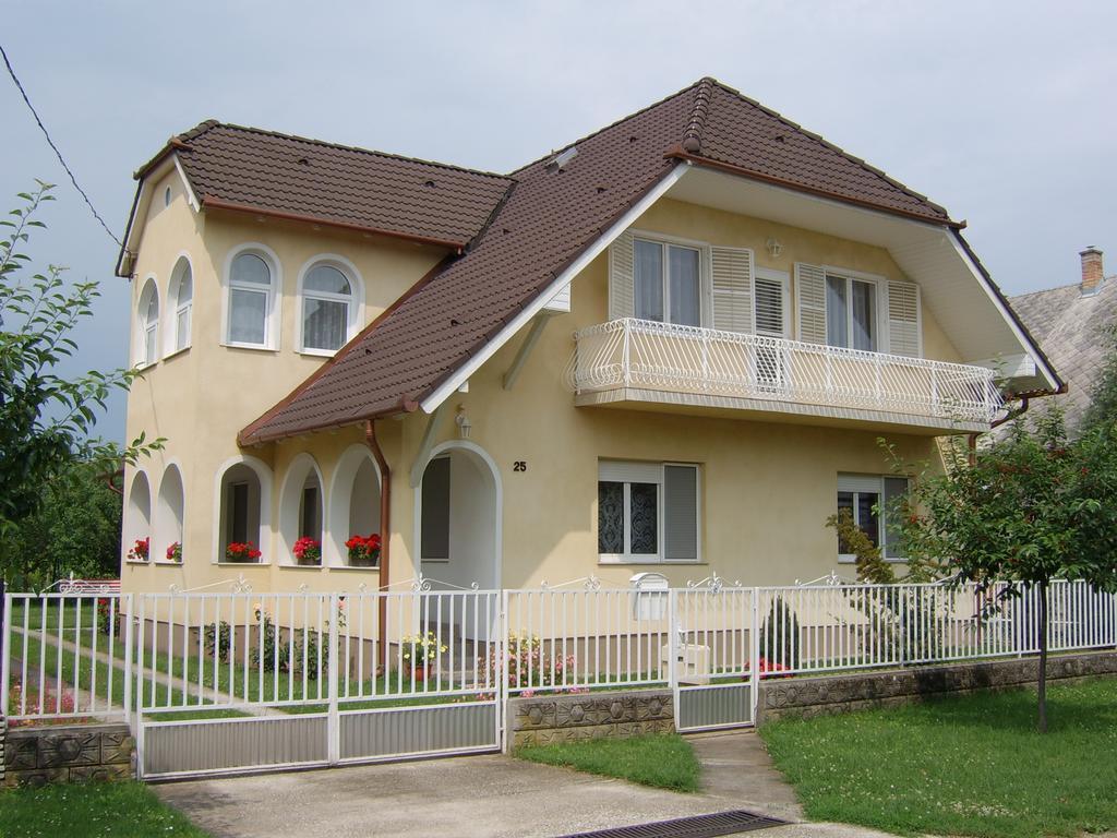 Susanne Apartman Balatonboglár Zimmer foto